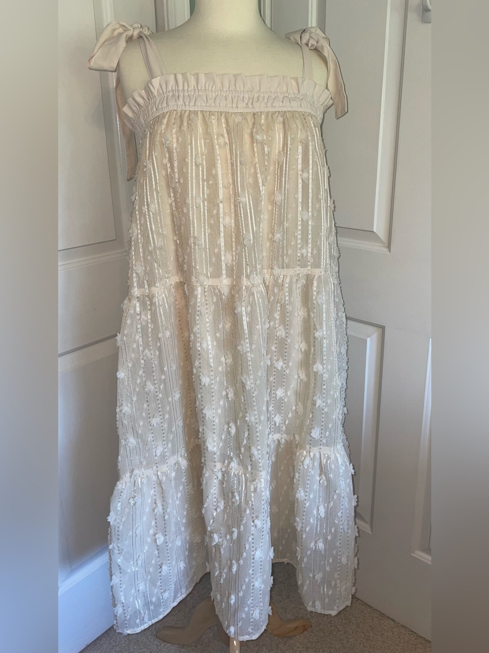 Entro Ivory/Cream Tiered Midi Dress - Size Large